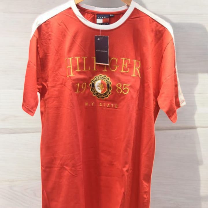 Tommy hilfiger Mens red graphicT-shirt-1985 NY state Emblem